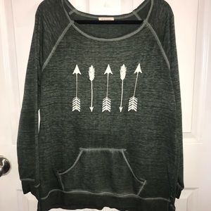 Scoop neck arrow sweatshirt